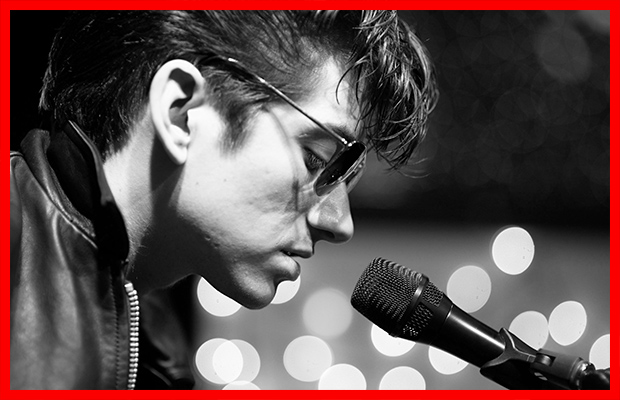 Алекс Тернер из Arctic Monkeys объяснил, почему разлюбил гитару